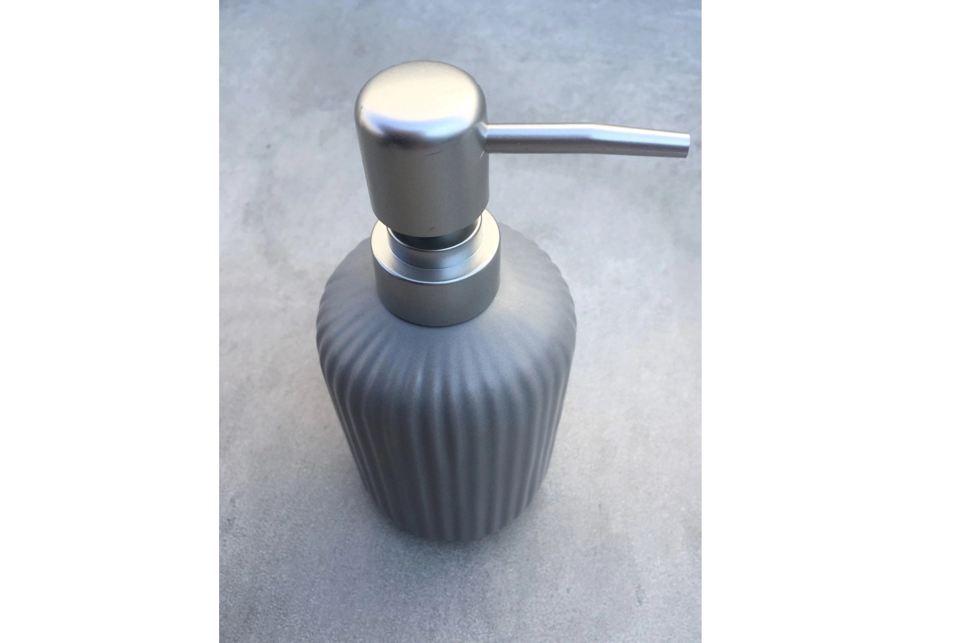 Line sivi soap dispenser (PN2-273)